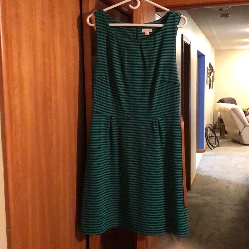 Dress w/belt